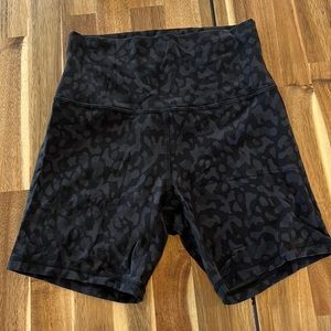 Lululemon Womens Align High-Rise Short 6”